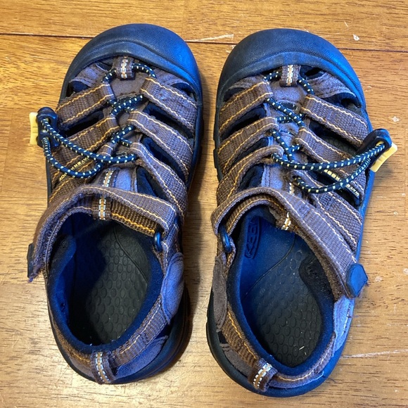 Keen Kids Size 11 Newport H2 Sandals Shoes Waterproof Hiking Closed Toe Brown - Picture 4 of 9